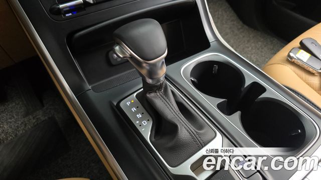 Kia Canival 2023 — photo 9
