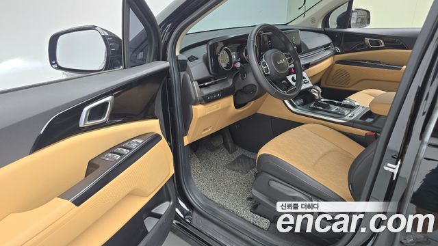Kia Canival 2023 — photo 10