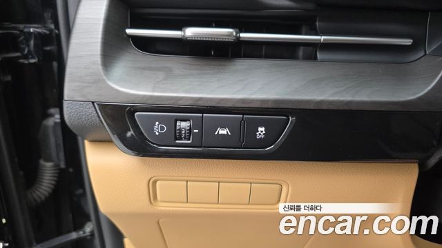 Kia Canival 2023 — photo 16