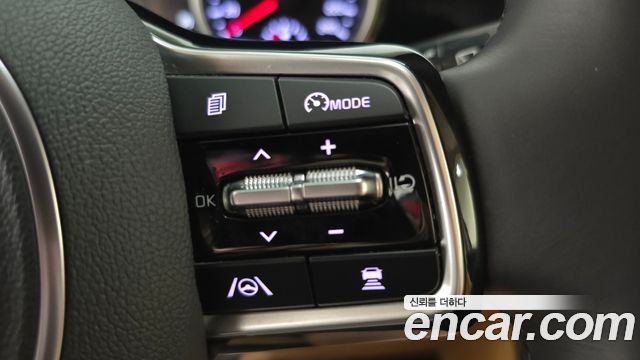 Kia Canival 2023 — photo 17