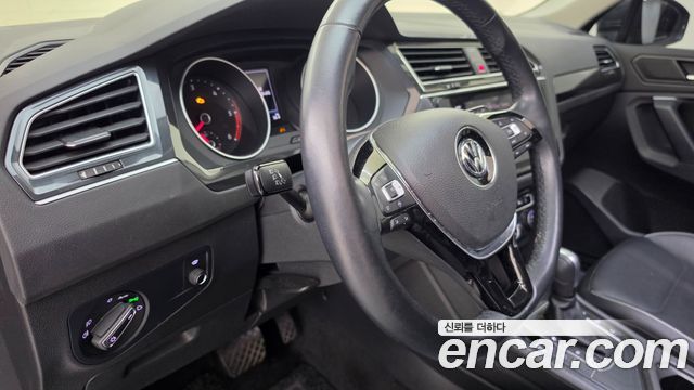 Volkswagen Tiguan 2020 — photo 9