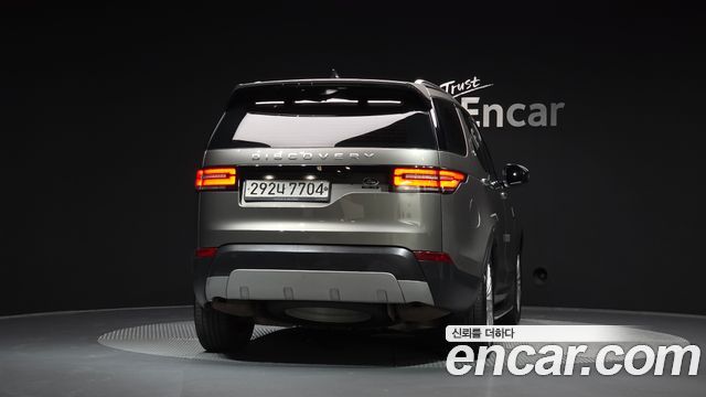 Land Rover Discovery 2018 — photo 4