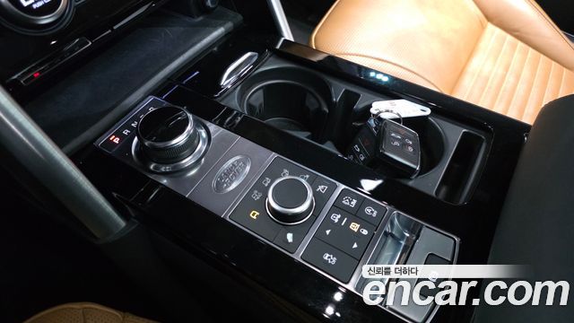 Land Rover Discovery 2018 — photo 12