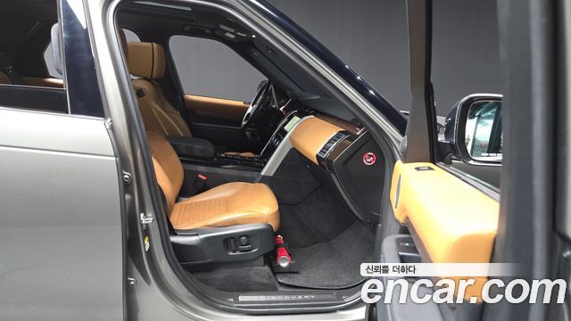 Land Rover Discovery 2018 — photo 17
