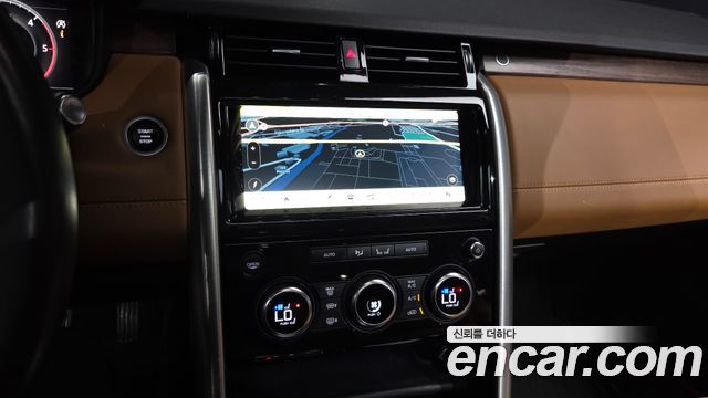 Land Rover Discovery 2018 — photo 20