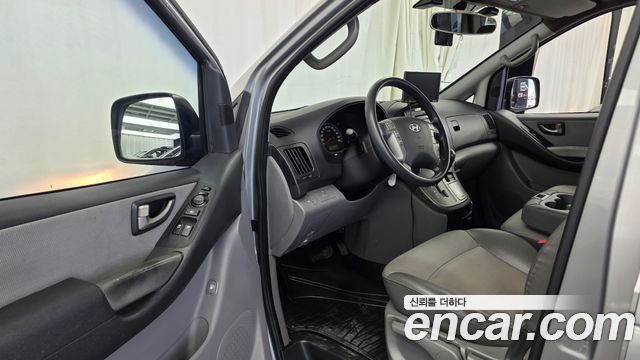 Hyundai Starex 2011 — photo 10