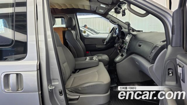 Hyundai Starex 2011 — photo 11