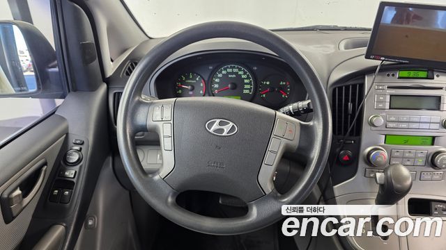 Hyundai Starex 2011 — photo 13