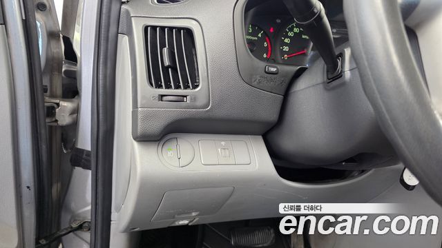 Hyundai Starex 2011 — photo 16