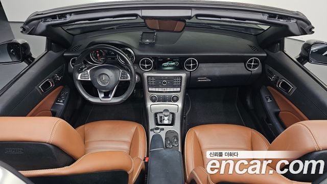 Mercedes-Benz SLC-Class 2019 — photo 10