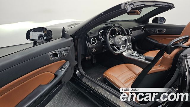 Mercedes-Benz SLC-Class 2019 — photo 13