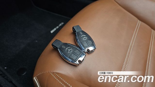 Mercedes-Benz SLC-Class 2019 — photo 25