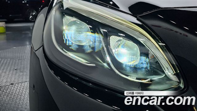 Mercedes-Benz SLC-Class 2019 — photo 8