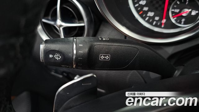 Mercedes-Benz SLC-Class 2019 — photo 28