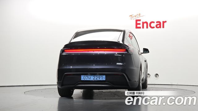 Tesla Model Y 2026 — photo 4