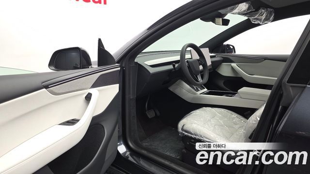 Tesla Model Y 2026 — photo 10