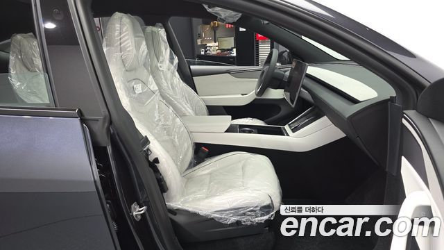 Tesla Model Y 2026 — photo 11