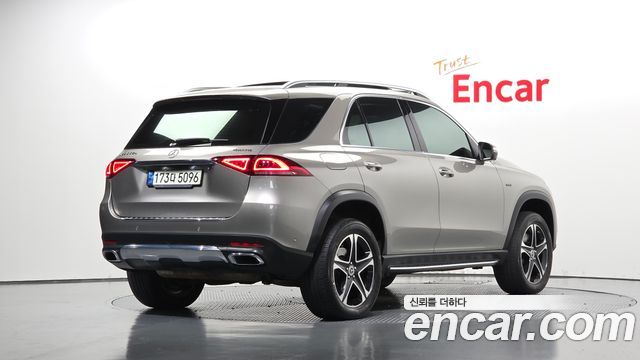 Mercedes-Benz GLE-Class 2021 — photo 2