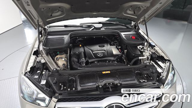 Mercedes-Benz GLE-Class 2021 — photo 6