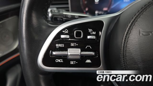 Mercedes-Benz GLE-Class 2021 — photo 23