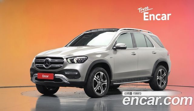Mercedes-Benz GLE-Class 2021 — photo 1