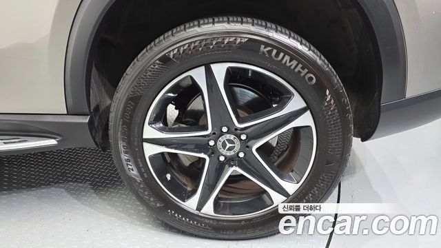 Mercedes-Benz GLE-Class 2021 — photo 7