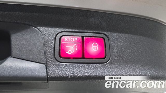 Mercedes-Benz GLE-Class 2021 — photo 32