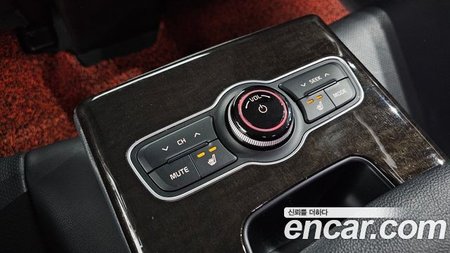 Kia K7 2014 — photo 18