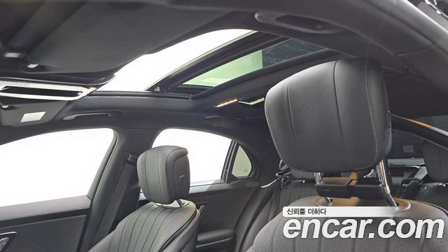 Mercedes-Benz S-Class 2022 — photo 25