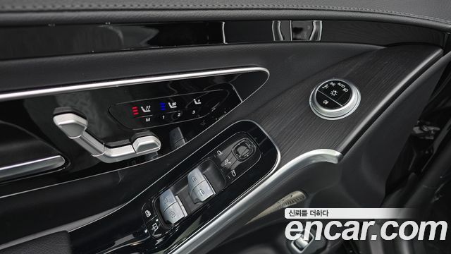 Mercedes-Benz S-Class 2022 — photo 29
