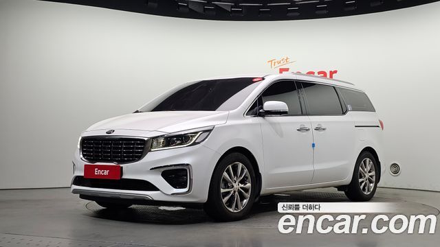 Kia Canival 2020 — photo 1