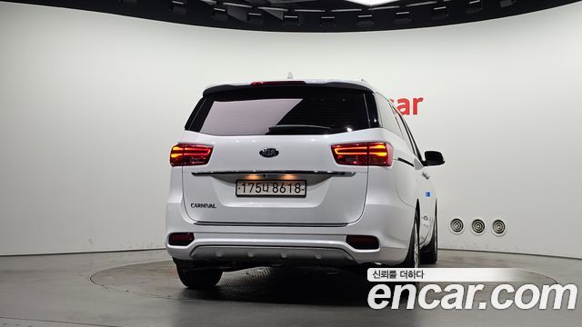 Kia Canival 2020 — photo 4