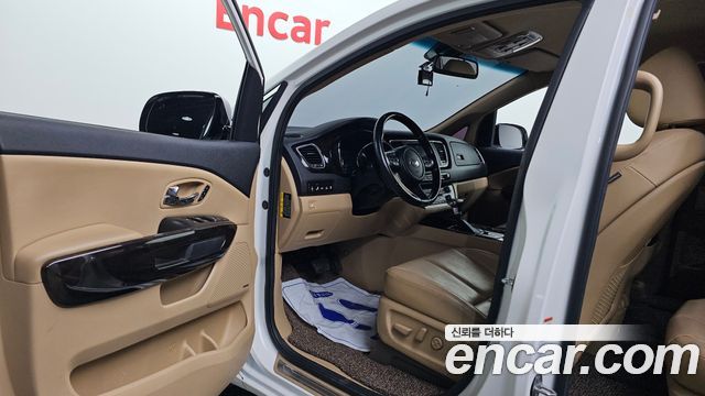 Kia Canival 2020 — photo 13