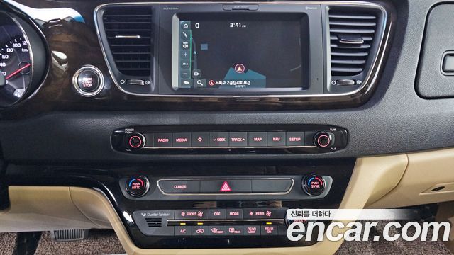 Kia Canival 2020 — photo 25