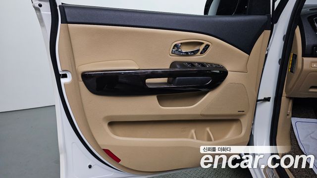 Kia Canival 2020 — photo 14