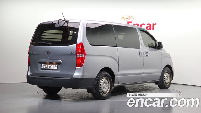 Hyundai Starex 2019 — photo 2
