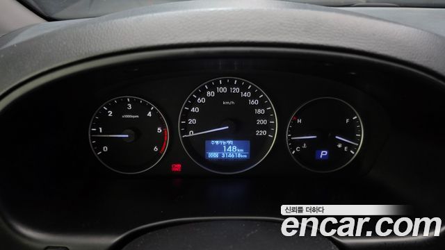 Hyundai Starex 2019 — photo 8