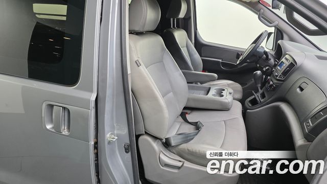 Hyundai Starex 2019 — photo 11