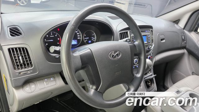 Hyundai Starex 2019 — photo 12