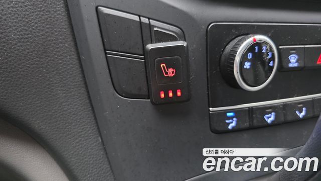 Hyundai Starex 2019 — photo 15