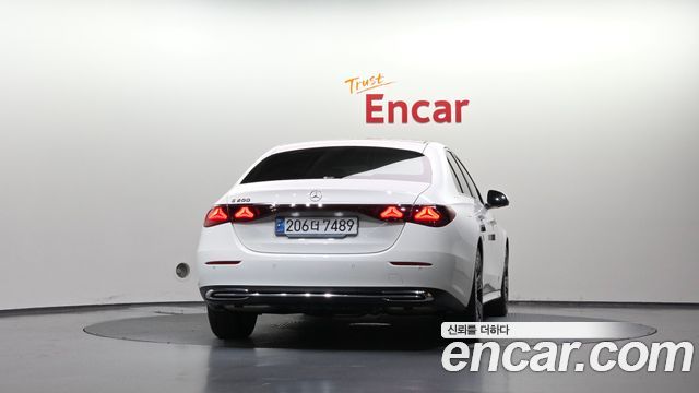 Mercedes-Benz E-Class 2025 — photo 4