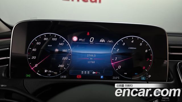 Mercedes-Benz E-Class 2025 — photo 11