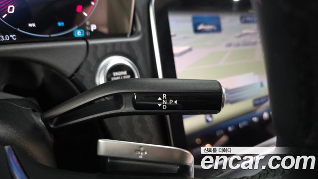 Mercedes-Benz E-Class 2025 — photo 12