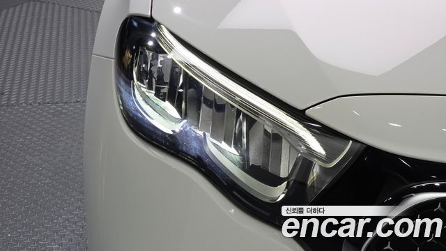Mercedes-Benz E-Class 2025 — photo 8