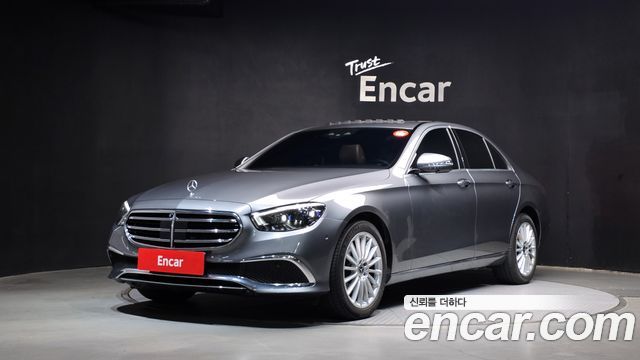 Mercedes-Benz E-Class 2023 — photo 1