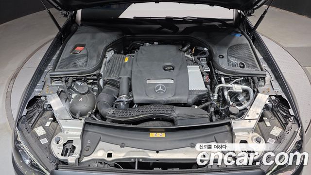 Mercedes-Benz E-Class 2023 — photo 6