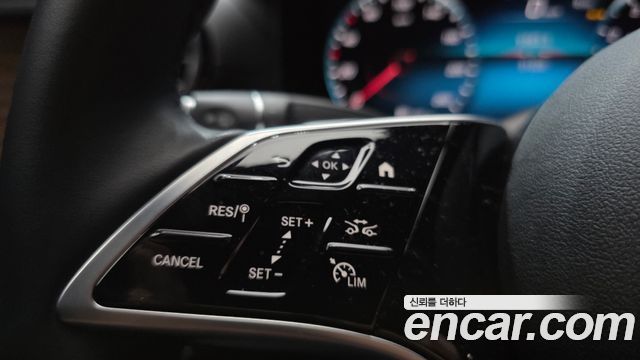 Mercedes-Benz E-Class 2023 — photo 24