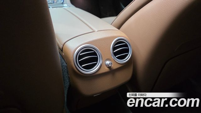 Mercedes-Benz E-Class 2023 — photo 26