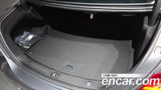 Mercedes-Benz E-Class 2023 — photo 30