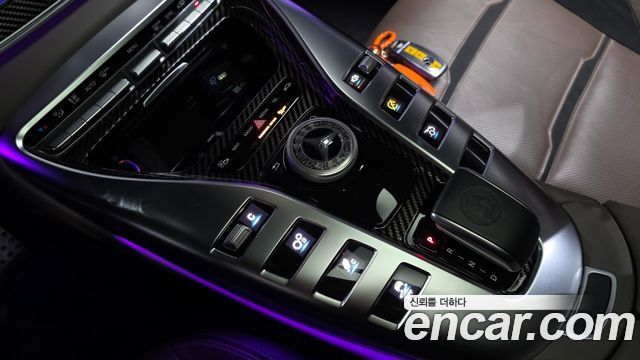 Mercedes-Benz AMG GT 2020 — photo 12
